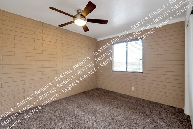 Building Photo - 55 N Cherry Ave