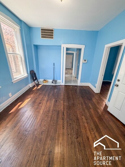 Building Photo - 1426 S Avers Ave