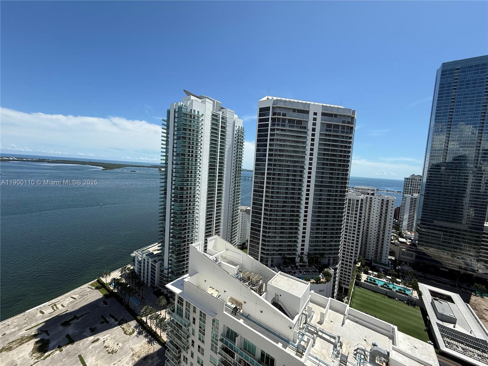 Building Photo - 1200 Brickell Bay Dr