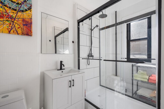 Building Photo - 1101 L St NW