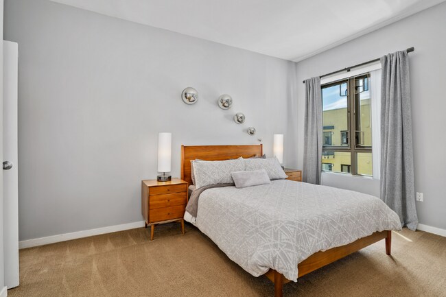 Building Photo - 889 Date St