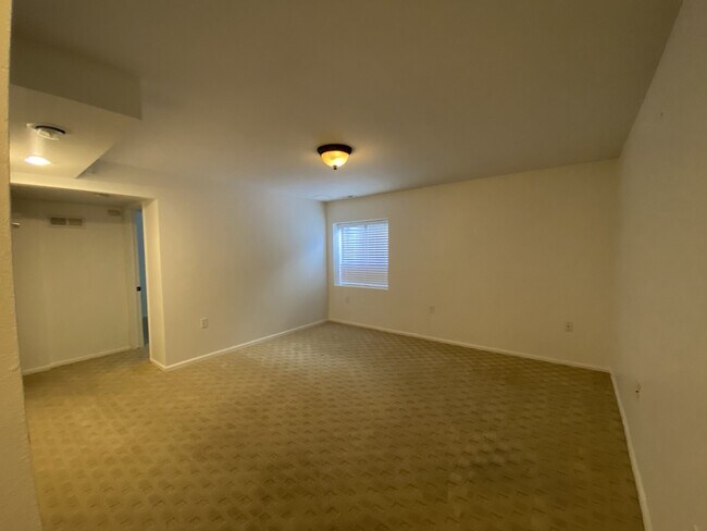 Building Photo - 4 bedroom - Canoe Creek