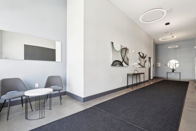 Building Photo - 276 Reock St