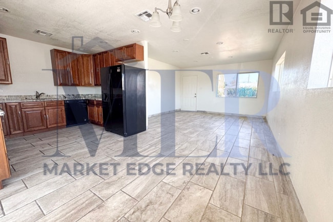 Building Photo - 3Bed/2Bath House 35th Ave/Bethany! NO APPLICATION FEE! - RV GATE, NO HOA!