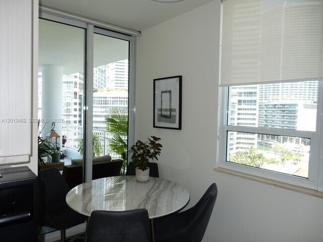 Building Photo - 801 Brickell Key Blvd