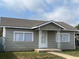 Building Photo - 204 Austin St