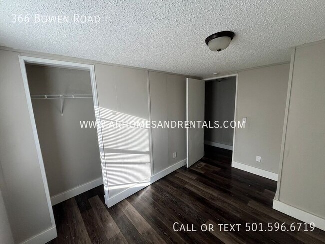 Building Photo - 366 Bowen Rd