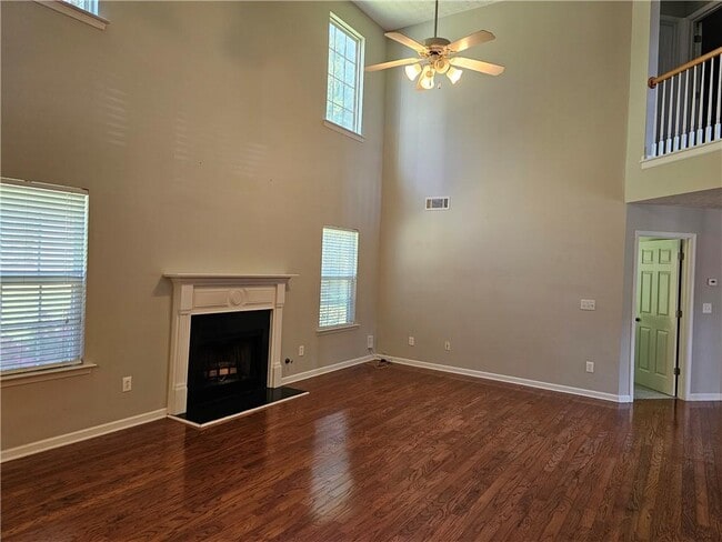 Building Photo - 645 Roxford Ln NE