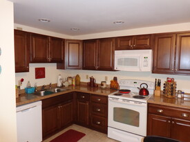 Building Photo - 502 Cortland Dr E