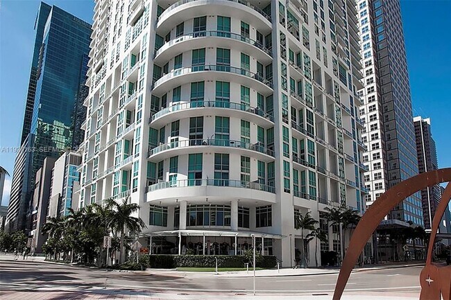 Building Photo - 300 S Biscayne Blvd