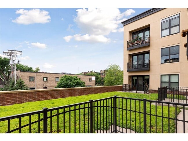 Building Photo - 15 E Franklin Ave