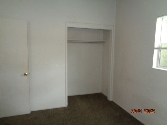 Building Photo - 1205 Duke Dr