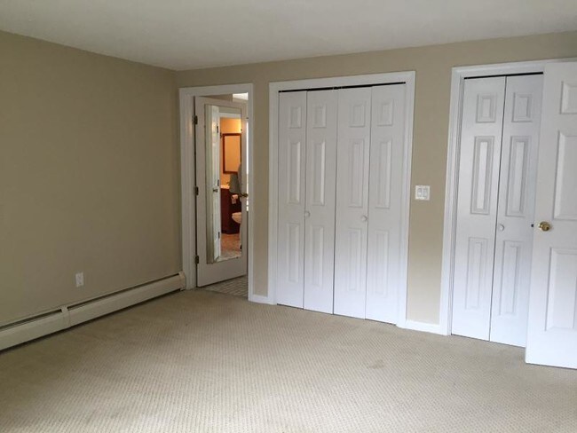Building Photo - Great Louisquisset Condo