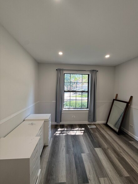 Building Photo - 1166 Middlebury Ln