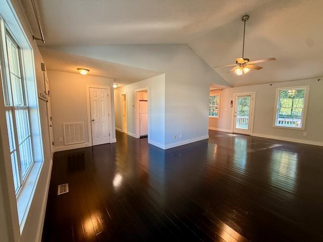 Building Photo - 1000 Meadowgreen Dr