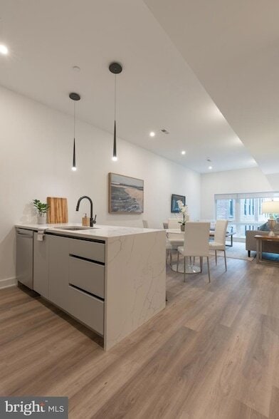 Building Photo - 1421-23-1423 E Columbia Ave