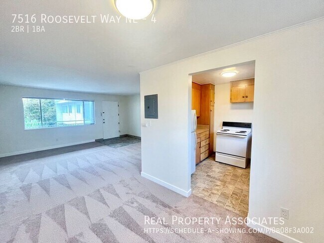 Building Photo - 7516 Roosevelt Way NE