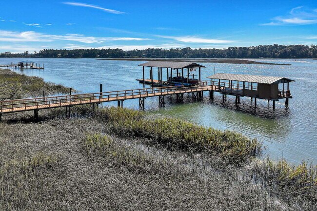 Building Photo - Private, Low Country Residence for Rent!