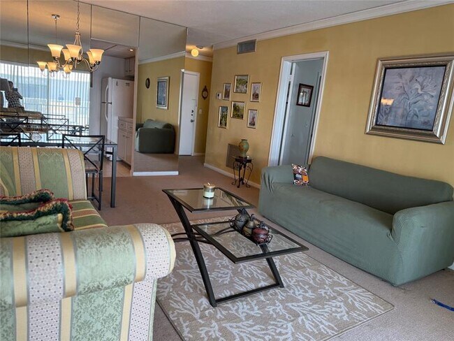 Building Photo - 412 S Cypress Rd