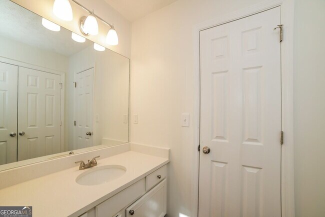 Building Photo - 7013 Grinder Dr