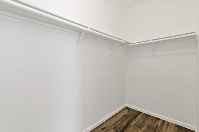 Building Photo - 25435 Autumn Woods Dr