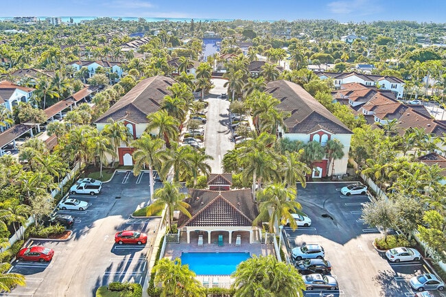Building Photo - 323 Bayfront Dr