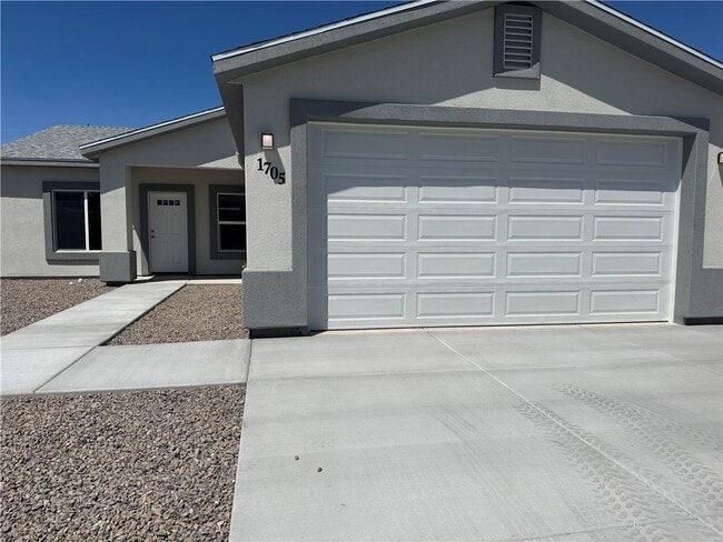 Building Photo - 1705 Talc Rd