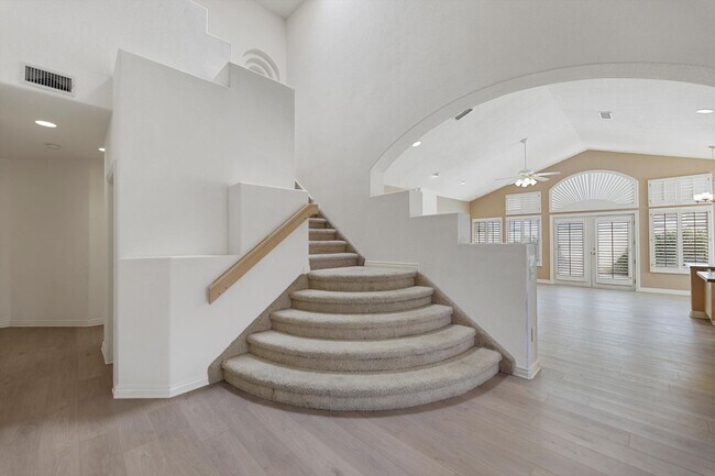 Building Photo - 8133 Horizon Lake Dr