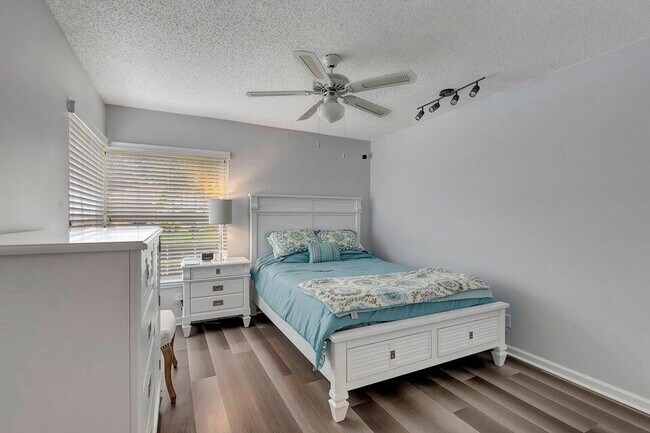 Building Photo - 9601 Harbour Lake Cir