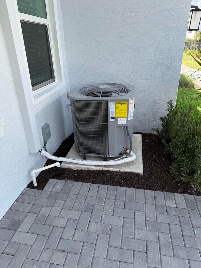 Building Photo - 4718 Longwood Lk Sq