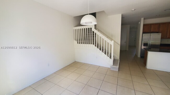 Building Photo - 652 NE 191st St