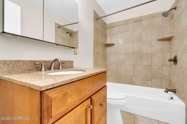 Building Photo - 2101 Bayhead Dr