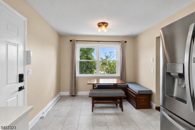 Building Photo - 58 Jardine Rd