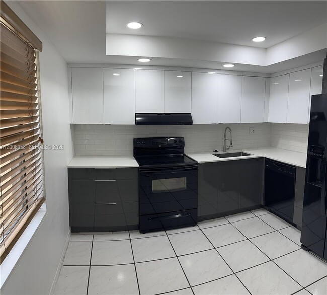 Building Photo - 40 Chestnut Cir