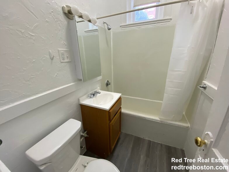 Building Photo - 99 Brainerd Rd