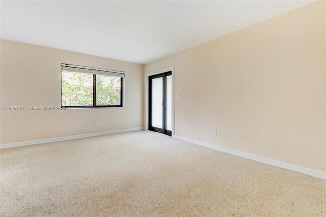Building Photo - 2867 SW 38th Ave