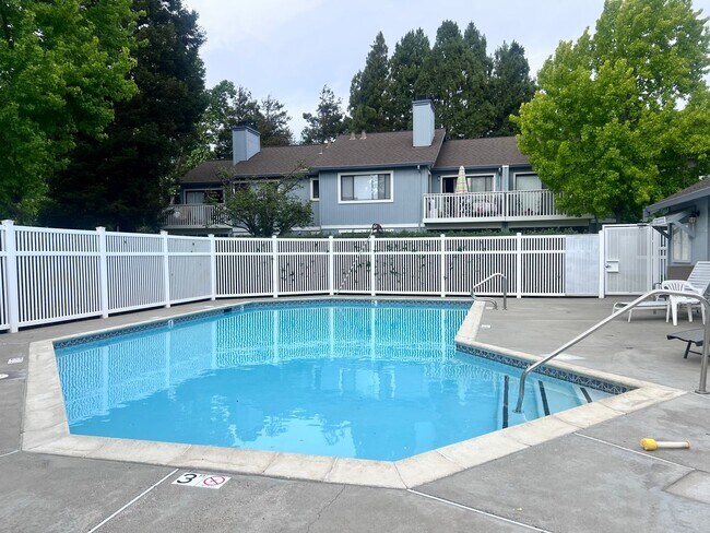 Building Photo - STUNNING 1BD/1BA TOWNHOUSE IN FREMONT CA!!!!