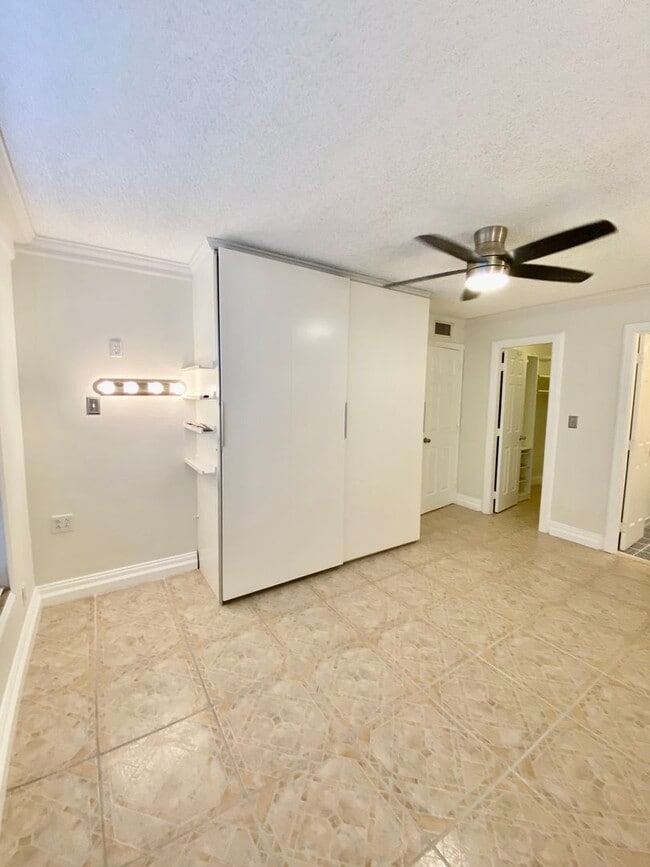 Building Photo - Great Condo in Pompano Beach Just West of ...