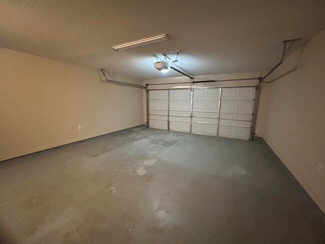 Building Photo - 3912 Sundale Way W