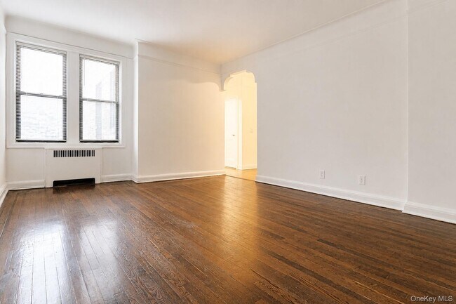 Building Photo - 167-10 Crocheron Ave