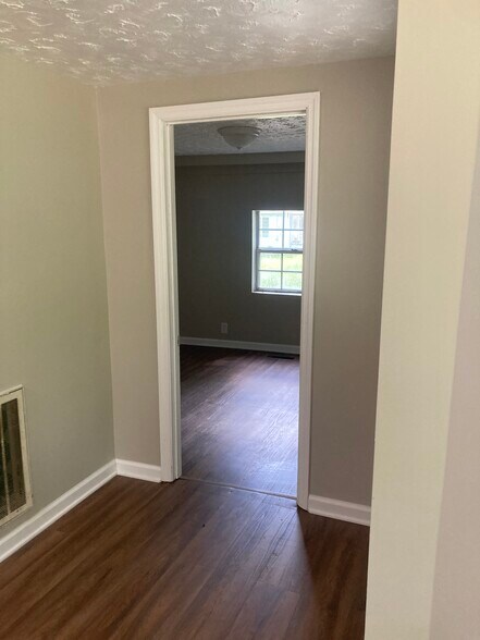 Building Photo - 1122 Bucksnort Rd