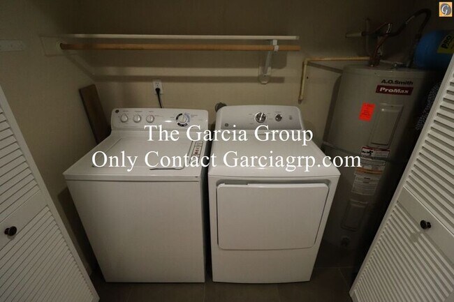 Building Photo - 765 NE Adwick Dr