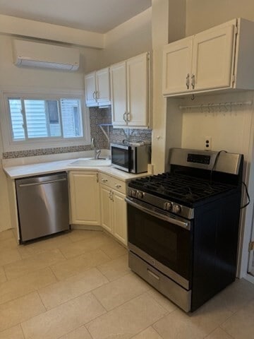 Building Photo - 186 Emerson St