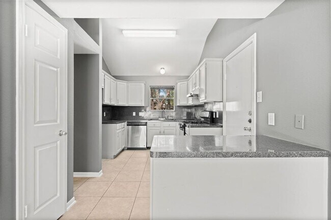 Building Photo - 2006 Kelona Dr