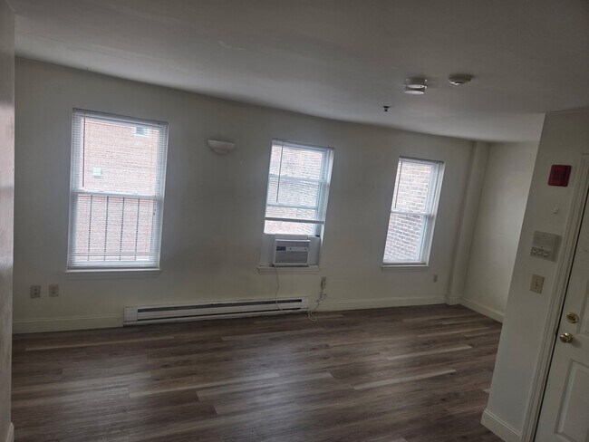 Building Photo - 767 Tremont St