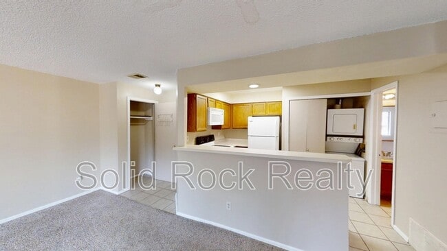 Building Photo - 3628 Iguana Dr