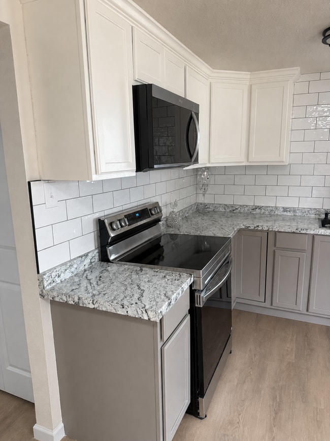 Building Photo - 4BR/2BA Home – Spacious Home