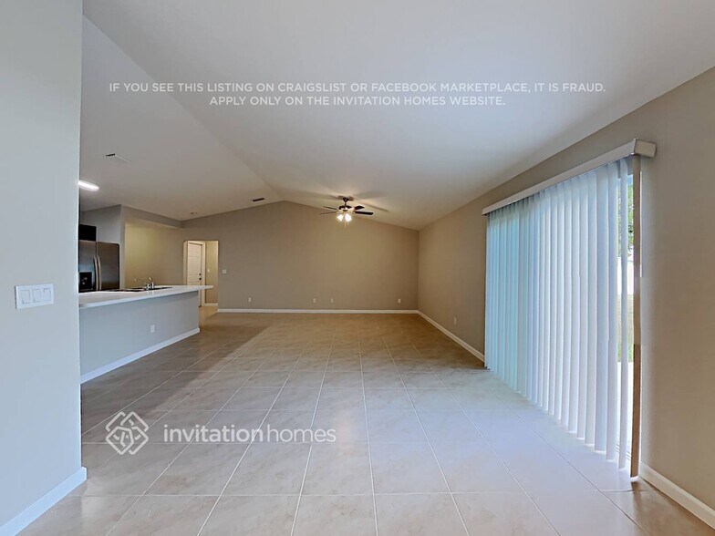 Building Photo - 601 NW Kingston St