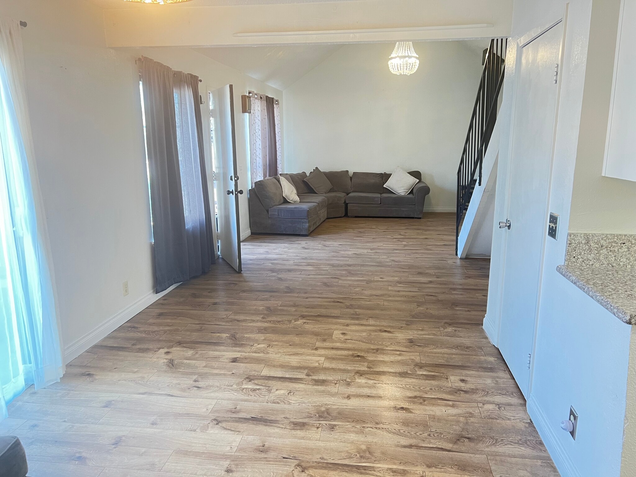 Building Photo - 4519 Buena Vista Dr