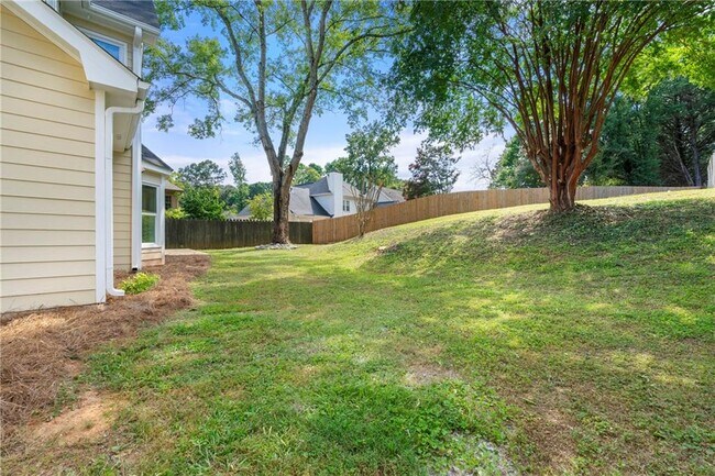 Building Photo - 1414 Justin Dr